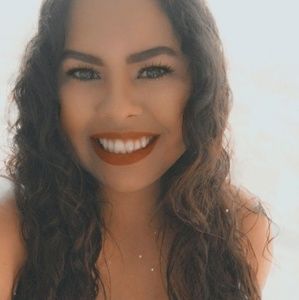 Meet your Posher, Blanca